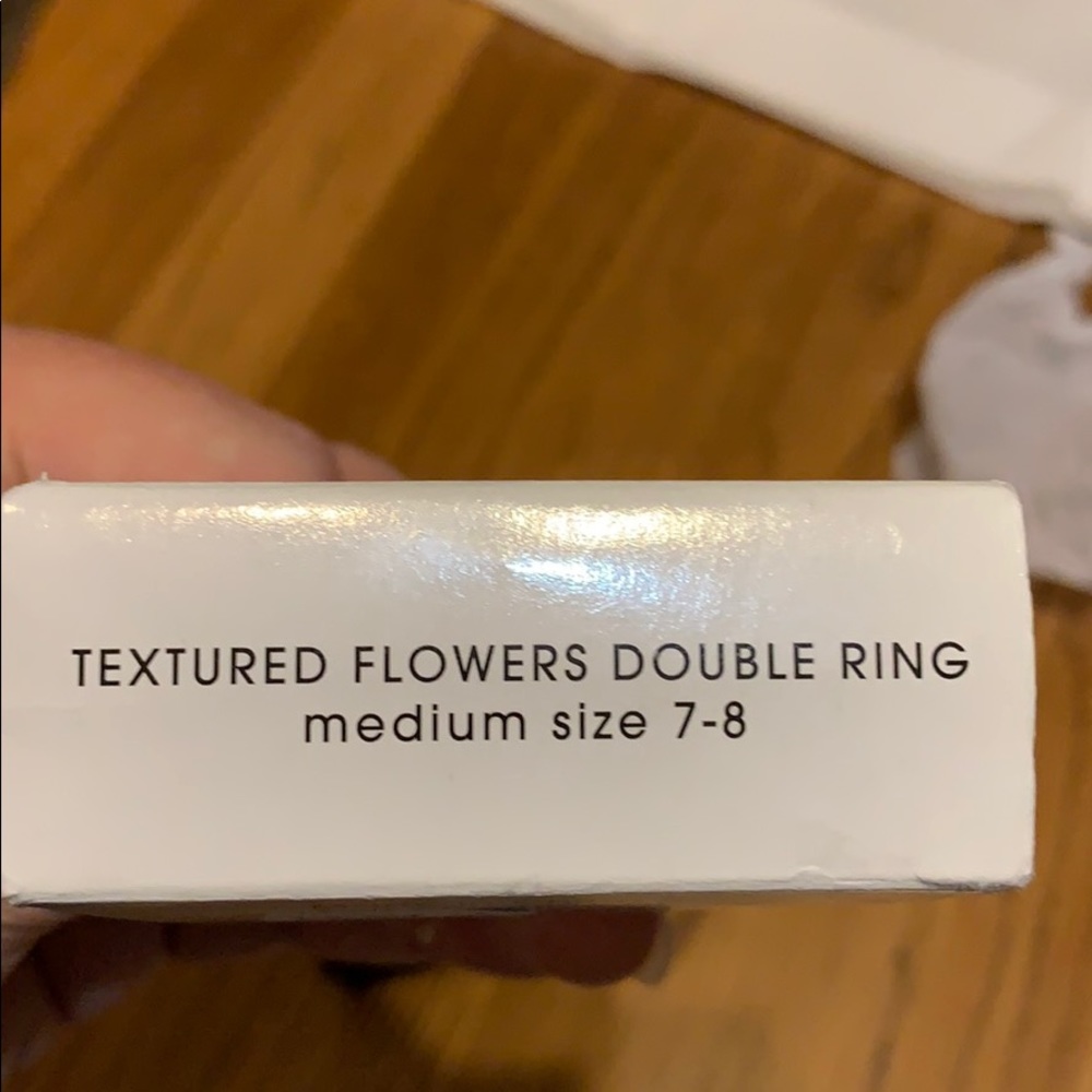 Beautiful double ring size 7 & 8. Love this ring - Picture 5 of 6